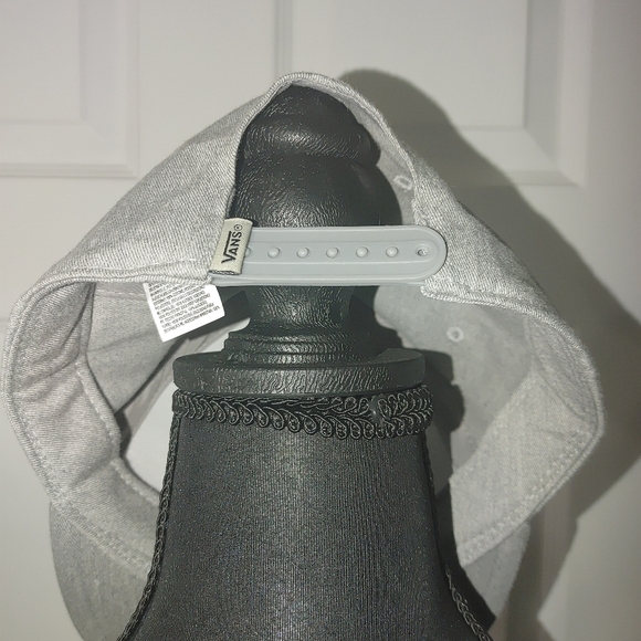 Vans Light Gray Snapback Hat/Cap OS NWOT - Picture 3 of 8